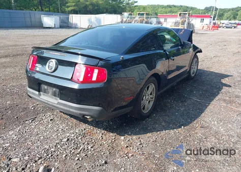 2012 Ford Mustang V6 z USA, uszkodzony, nr VIN 1ZVBP8AM1C5288023